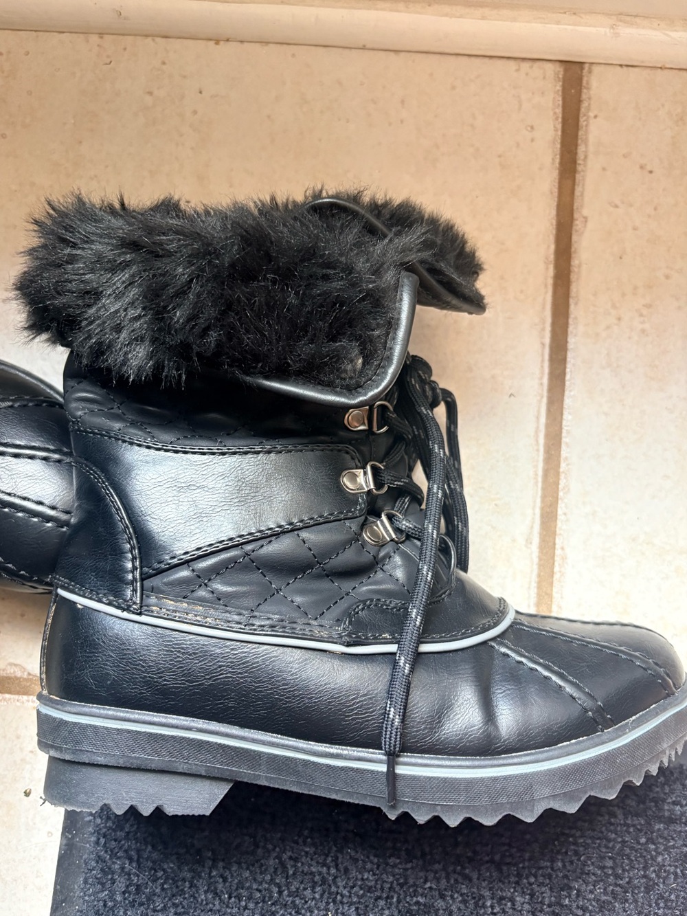 Black Faux Fur Lace-Up Winter Boots